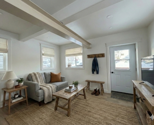 1 4 797 Mississauga Living Room
