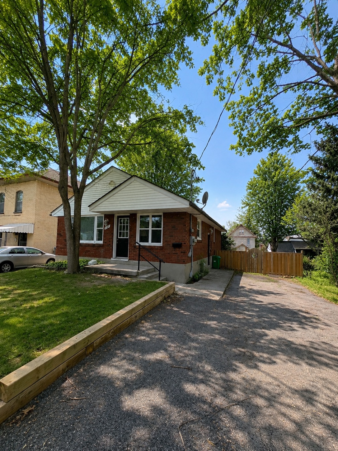 1 Upper 621 Stewart Front